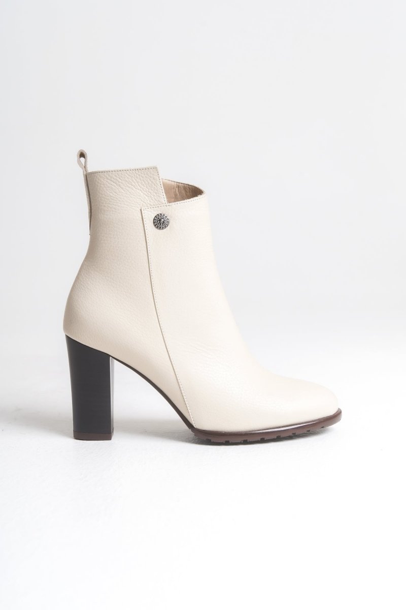 Kadın Hakiki Deri Topuklu Bot – El Yapımı, Fermuarlı, Şık Tasarım Bej | OBEN AYAKKABI - OBEN AYAKKABI