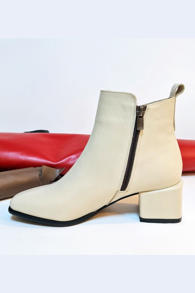 Kadın Hakiki Deri Topuklu Bot – El Yapımı, Şık Tasarım Bej Bot | OBEN AYAKKABI - OBEN AYAKKABI