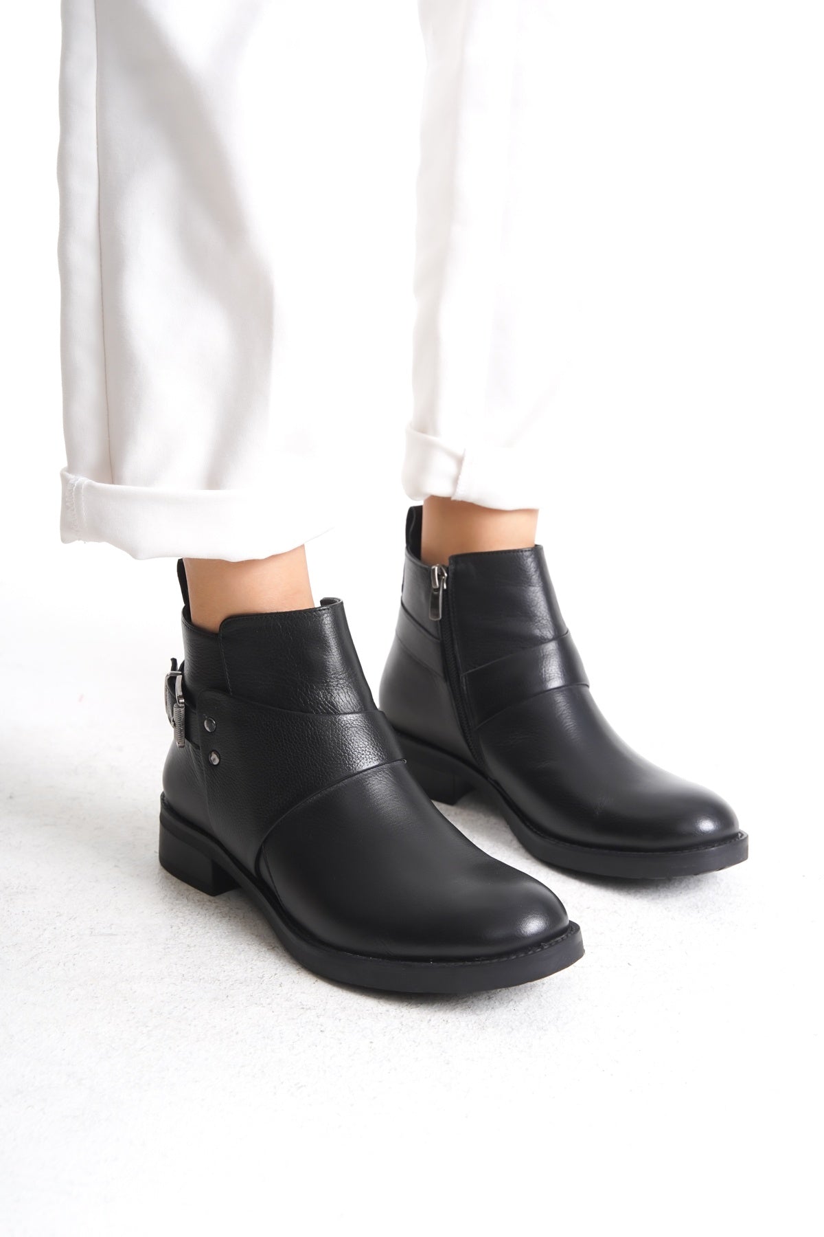 %100 Deri Kadın Topuklu Bot – El İşçiliği, Şık & Uzun Ömürlü Kahverengi Bot