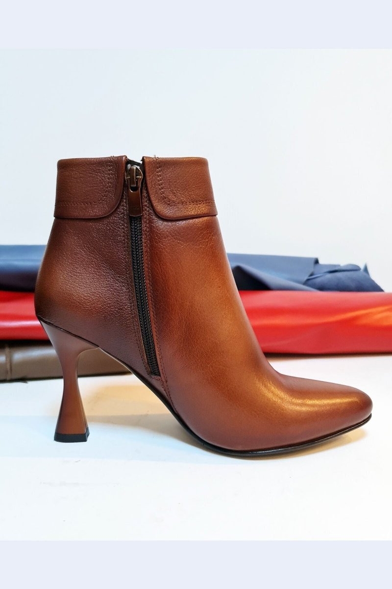 Kadın Hakiki Deri Topuklu Bot – El Yapımı, Şık Tasarım Taba Bot | OBEN AYAKKABI - OBEN AYAKKABI
