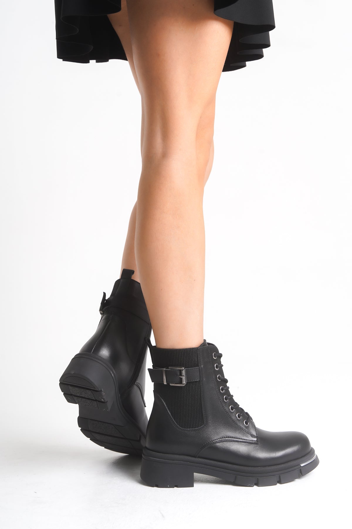 Kadın Hakiki Deri Topuklu Bot – El Yapımı, Fermuarlı, Şık Tasarım Siyah Bot | OBEN AYAKKABI