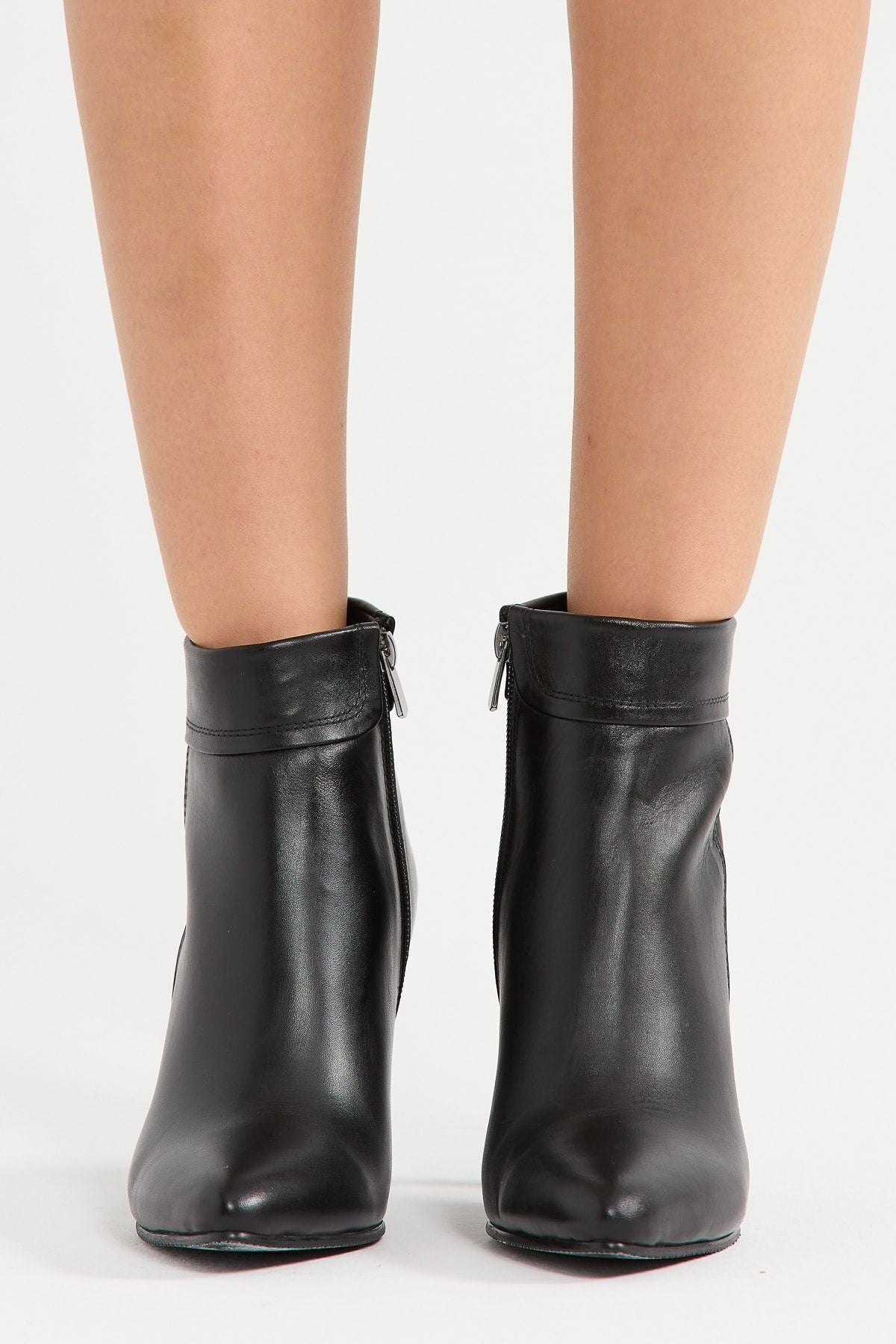 Kadın Hakiki Deri Topuklu Bot – El Yapımı, Şık Tasarım Bej Bot | OBEN AYAKKABI