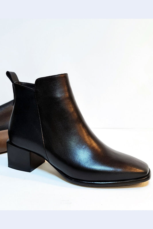 Kadın Hakiki Deri Topuklu Bot – El Yapımı, Şık Tasarım Siyah Bot | OBEN AYAKKABI