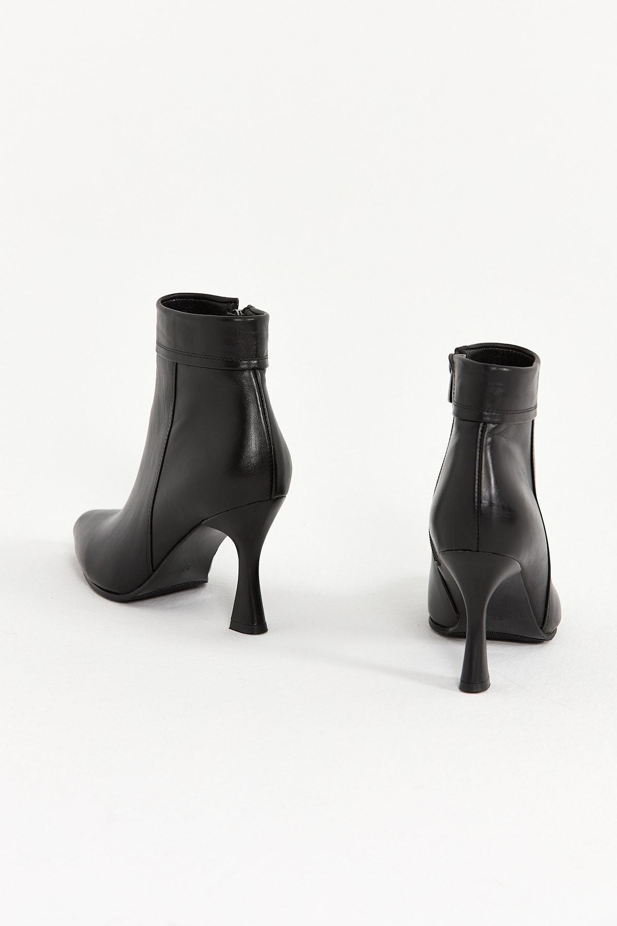 Kadın Hakiki Deri Topuklu Bot – El Yapımı, Şık Tasarım Bej Bot | OBEN AYAKKABI