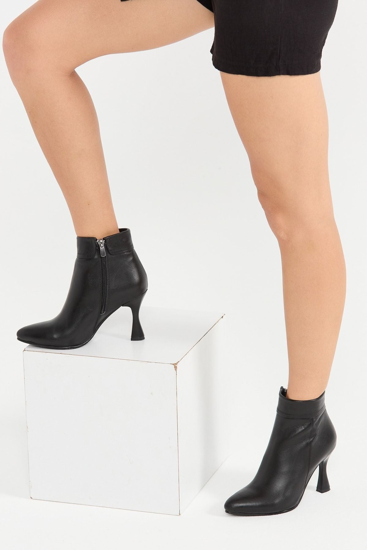 Kadın Hakiki Deri Topuklu Bot – El Yapımı, Şık Tasarım Bej Bot | OBEN AYAKKABI